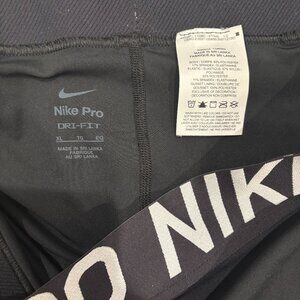 Nike Pro